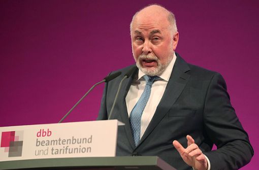 Ulrich Silberbach, Beamtenbund-Chef und CDU-Mitglied, keilt gegen seine eigene Partei zurück. Foto: dpa/Oliver Berg
