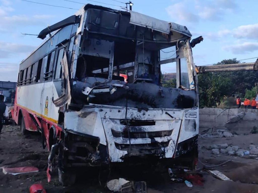 Busfahrer am Steuer eingenickt: 14 Tote bei Busunfall in Nordindien