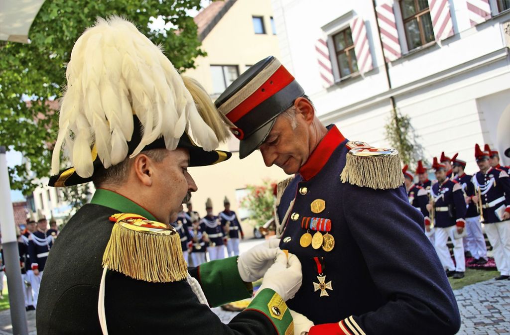 Bürgergarde ehrt ihren Kommandanten Michael Mayer mit der Freundeskreismedaille: Michael Mayer bekommt Medaille