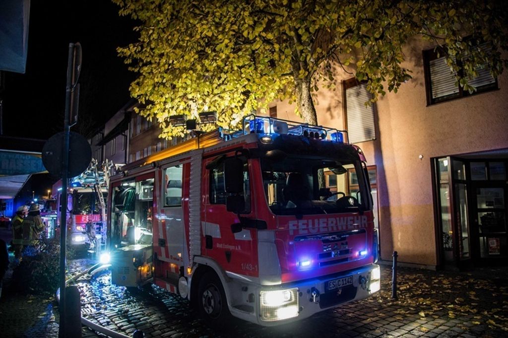 11.11.2017 - Am Morgen brannte eine Küche in der Esslinger Innenstadt. Es gab mehrere Verletzte.
