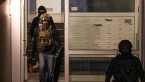 Extremismus: SEK-Einsatz: Reichsbürger bedroht Polizei mit Messer