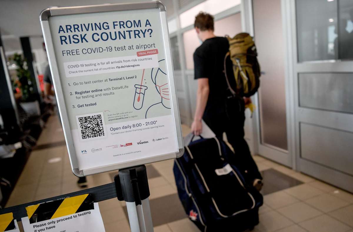 Bei Reisen in Corona-Risikogebiete: Beamte müssen auch mit Gehaltsentzug rechnen