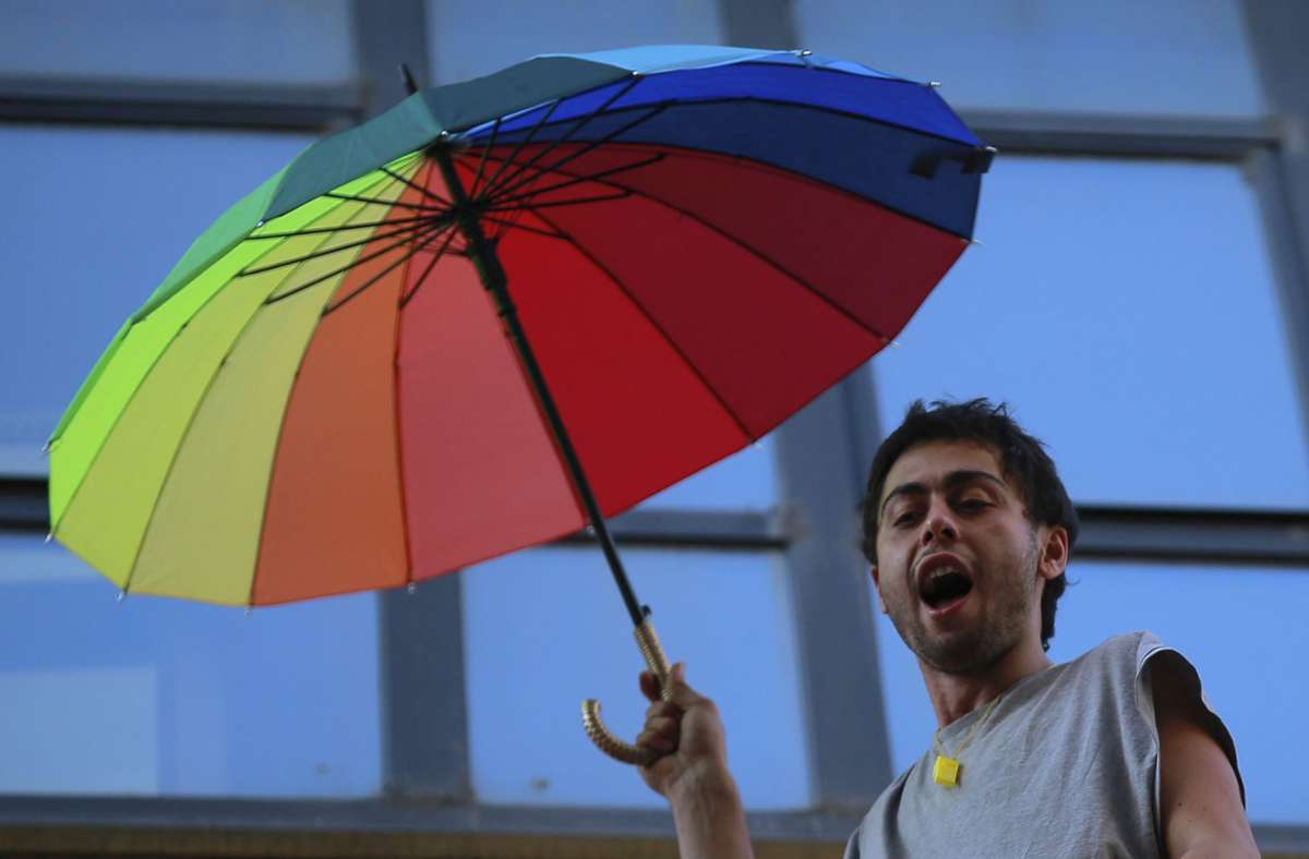 Nach EM-Regenbogen-Debatte: Wie steht es um LGBTQ-Rechte in der Türkei?