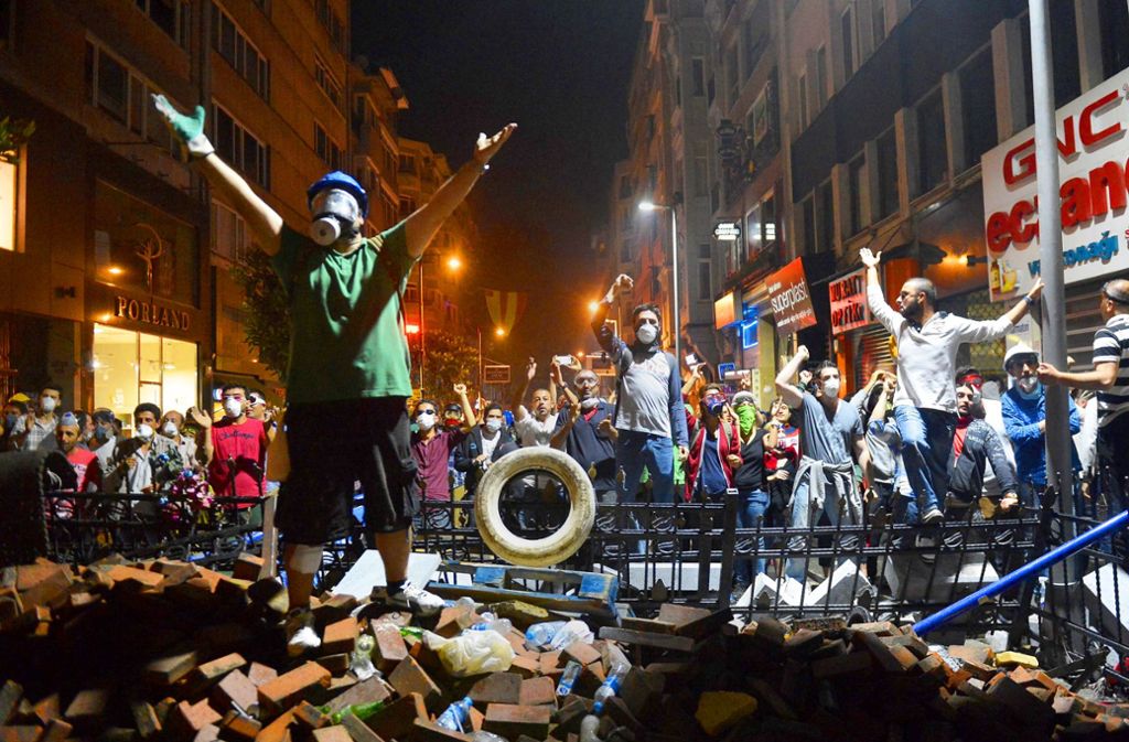 Urteil zum Gezi-Park Istanbul: Erdogan-Gegner freigesprochen und trotzdem in Haft