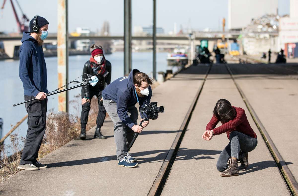 Dreharbeiten für Nicki Lisztas „Dying Swans“-Beitrag am Stuttgarter Hafen